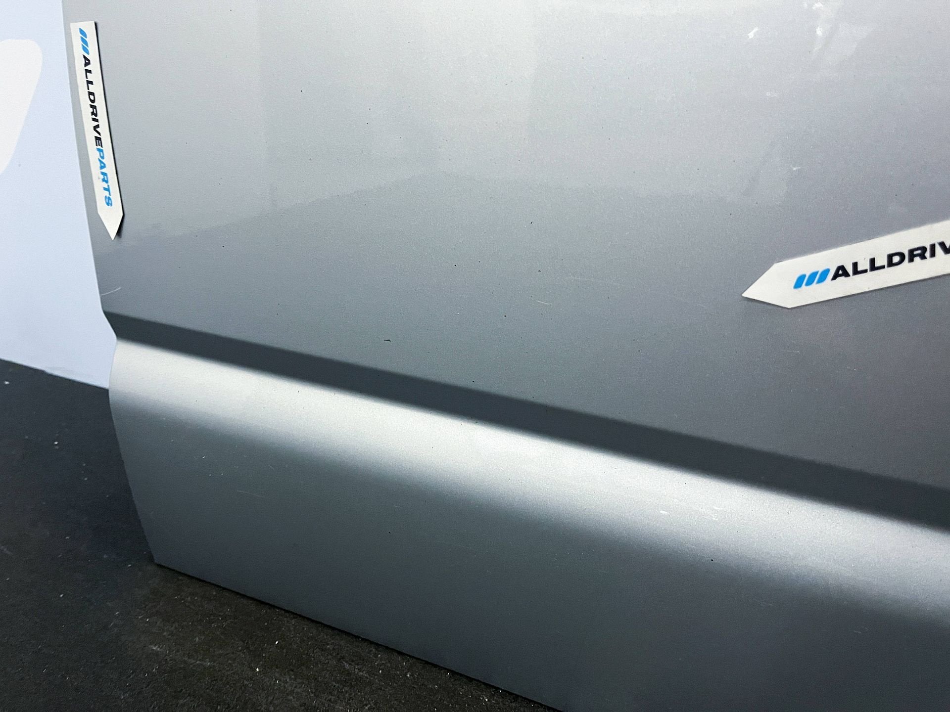 Voorportier rechts Volkswagen T6 Zilvergrijs LA7W 7LA831056, -, Utilisé, Porte, Avant