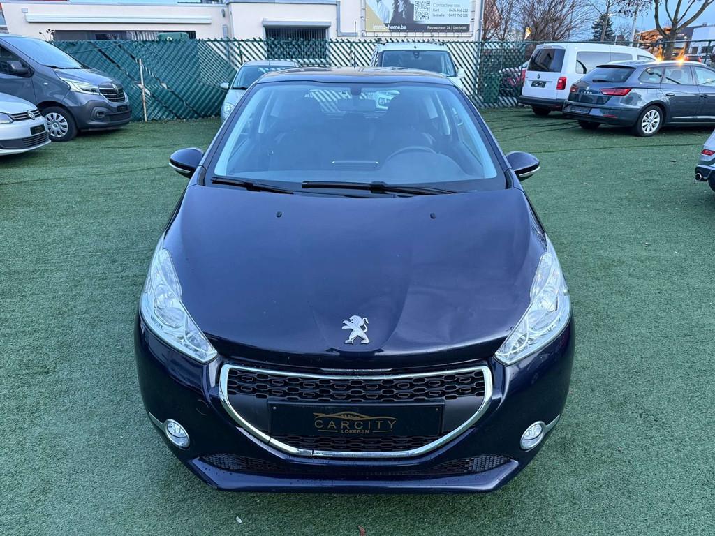 Peugeot 208 1.2i ActiveEXPORT OF HANDELAARZO MEENEMEN, Auto's, Voorwielaandrijving, Stof, Gebruikt, 1199 cc