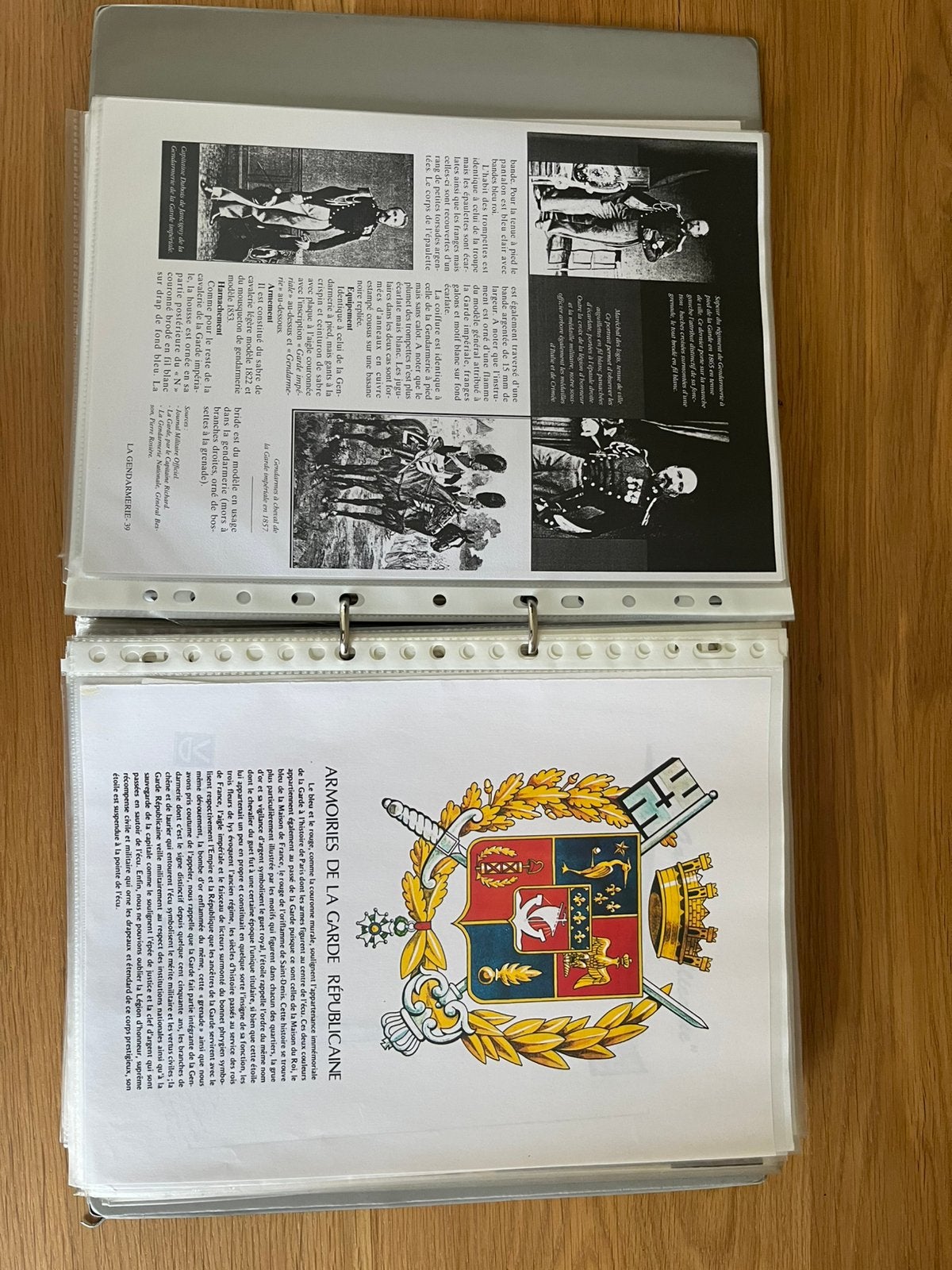 Plakboek Franse Gendarmerie, Verzamelen, Ophalen of Verzenden, Rijkswacht, Boek of Tijdschrift
