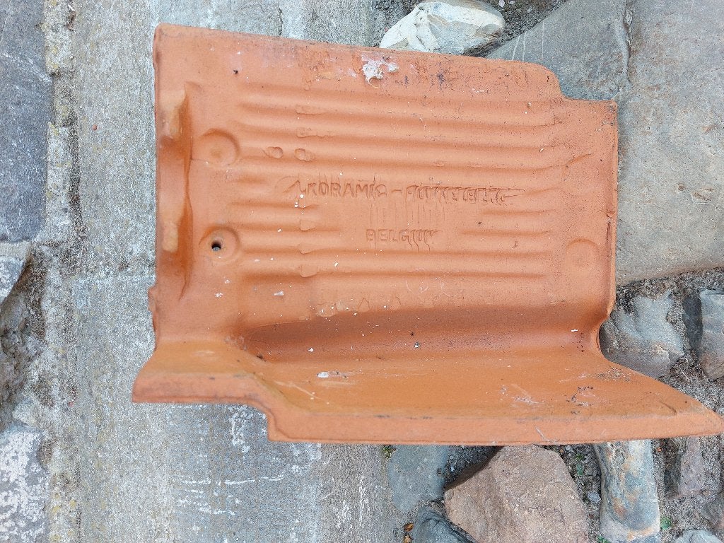 Kantpannen, Doe-het-zelf en Bouw, Dakpannen en Dakbedekking, Ophalen, Steen of Klei, Zo goed als nieuw, Dakpannen