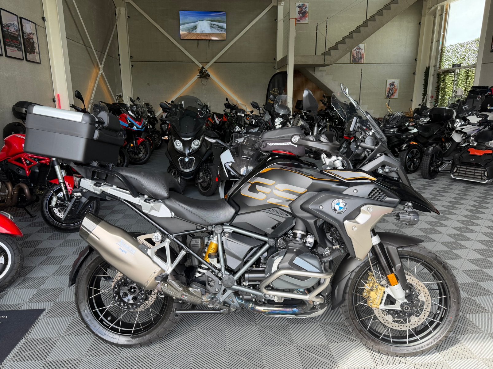 BMW GS 1250 * GARANTIE * AKRAPOVIC * 14.000 km * CT Ok, Motos, Motos | BMW, Entreprise, Tourisme, plus de 35 kW, 2 cylindres, Permis Moto A