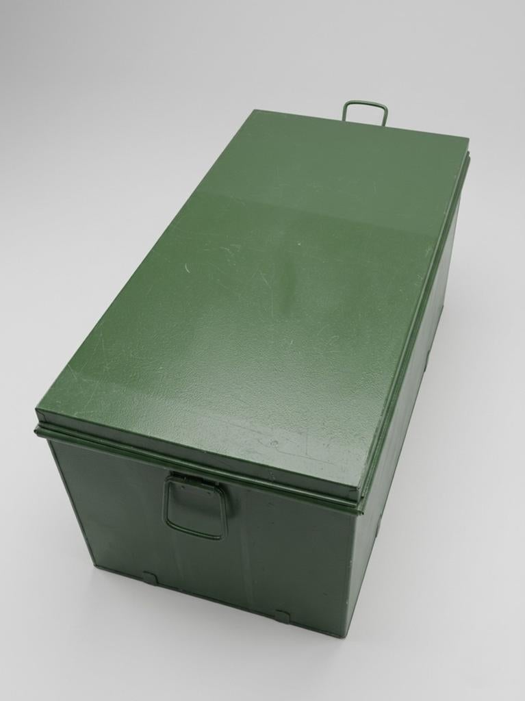 Militaire kist jaren 60, Ophalen