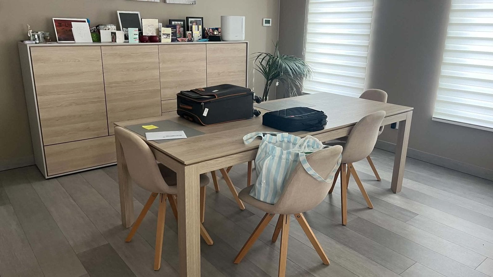 Mooie moderne eetplaats, Enlèvement, Comme neuf