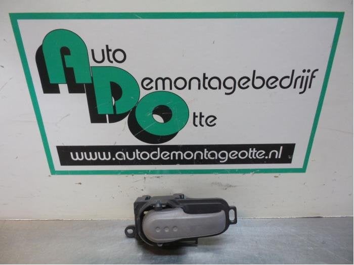 Poignée portière 4portes avant gauche d'un Nissan Micra (M, -, Utilisé, -, Nissan