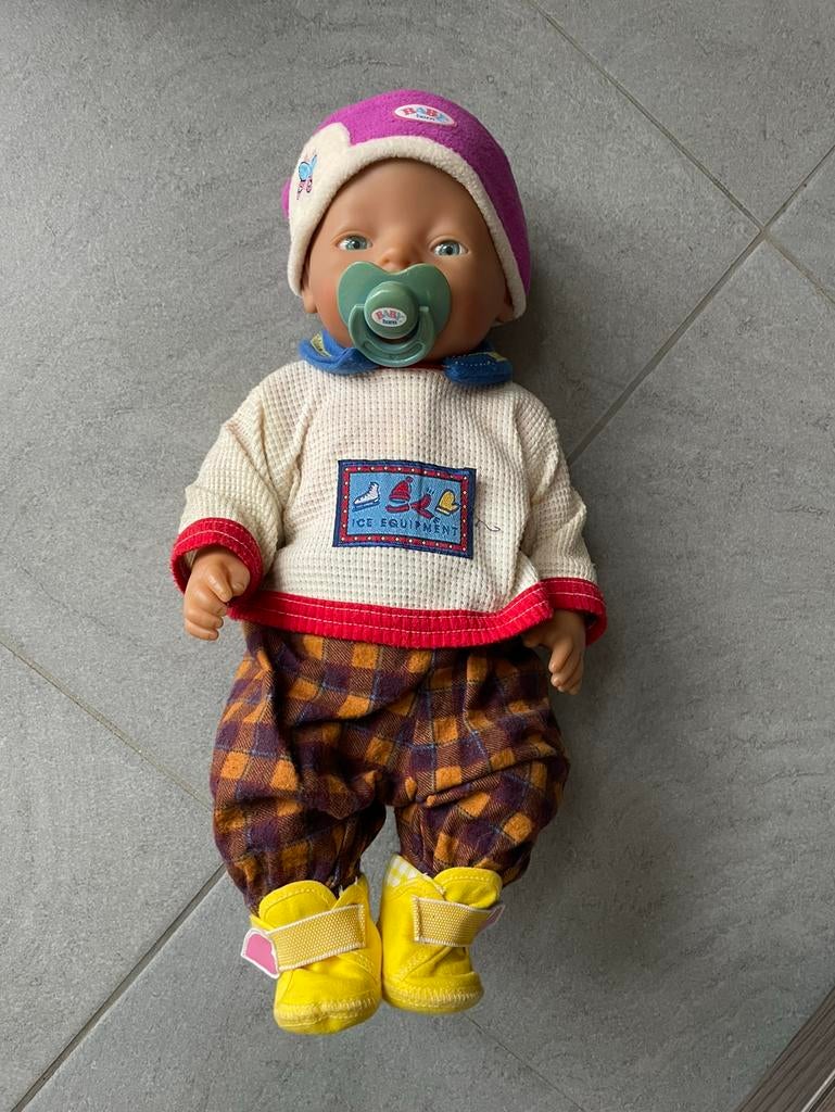 Poupée Baby Born avec de nombreux accessoires, Enlèvement, Utilisé, Baby Pop