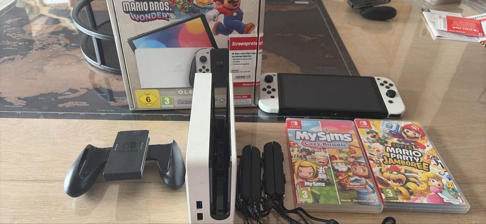 Nintendo Switch, Met games, Met 2 controllers, Zo goed als nieuw, Switch OLED