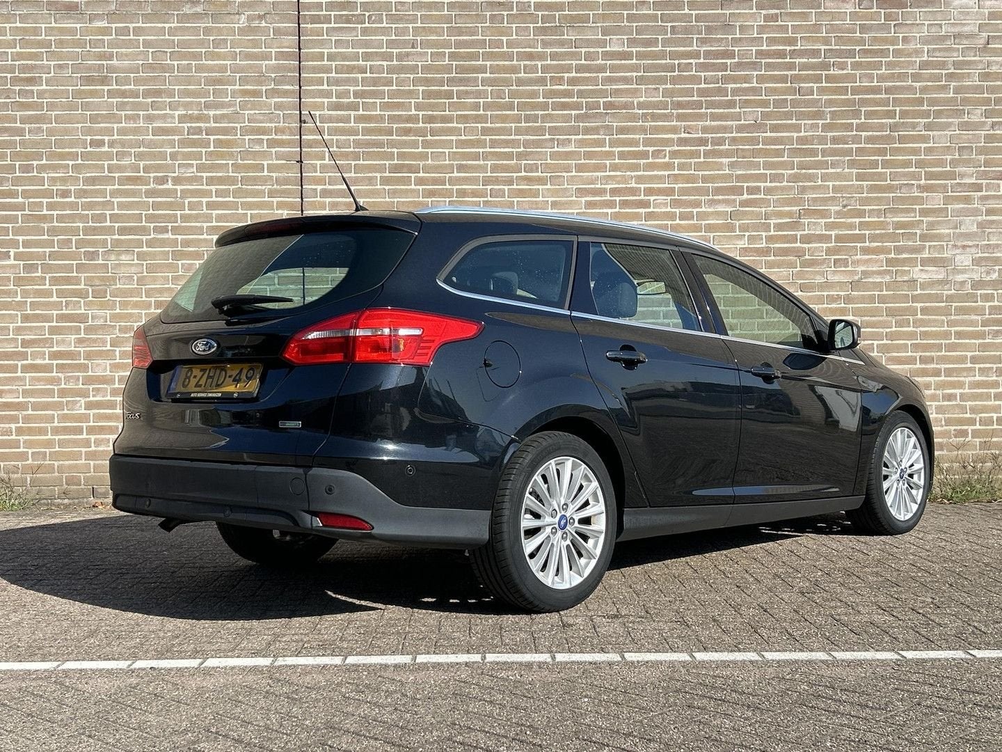 Ford Focus Wagon 1.0 First Edition | Climate | Navi | PDC |, Auto's, Focus, 110 g/km, Zwart, Bedrijf