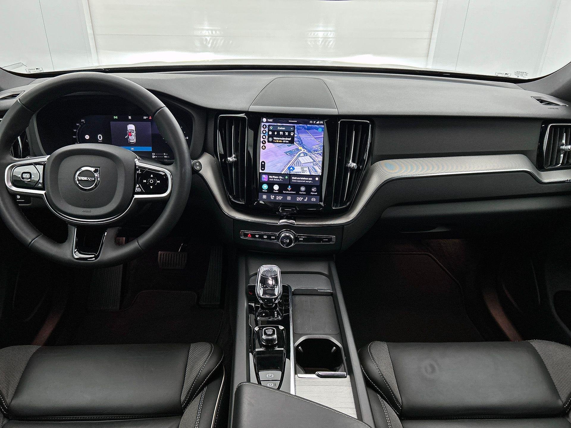 Volvo XC60 T6 PHEV 4x4 Plus Dark Aut. | Black Edition | Pano, Autos, Volvo, Entreprise, 257 kW, Hybride rechargeable, 5 portes