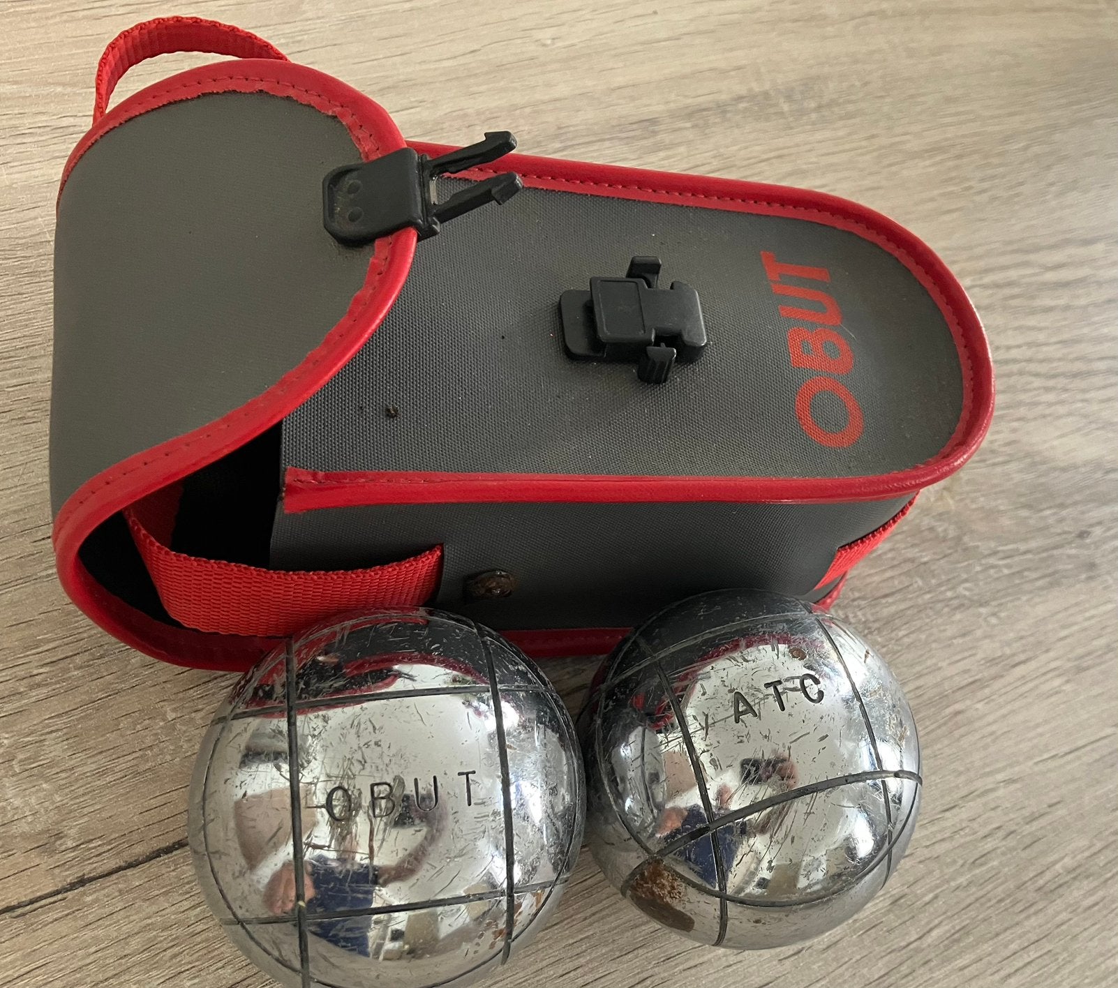 BOULES DE PETANQUE, Enlèvement, Comme neuf