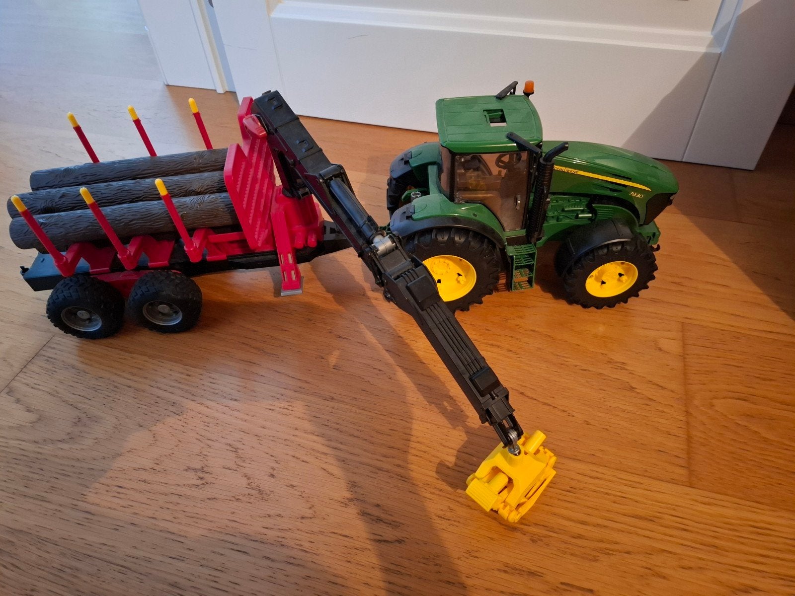 Tractor met aanhangkar met boomstammen, Kinderen en Baby's, Speelgoed |Speelgoedvoertuigen, Ophalen