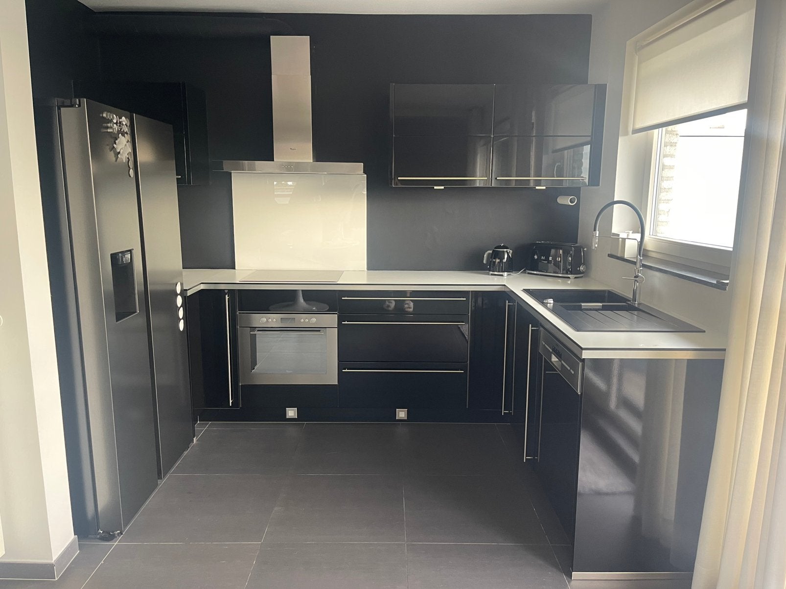 Keuken met toestellen, Enlèvement, Utilisé, Noir, Autres matériaux