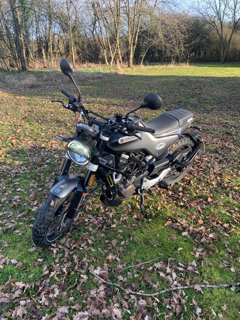 Husqvarna svartpilen 125, Motoren, LED Verlichting, Occasion, Particulier, 11 kW of minder