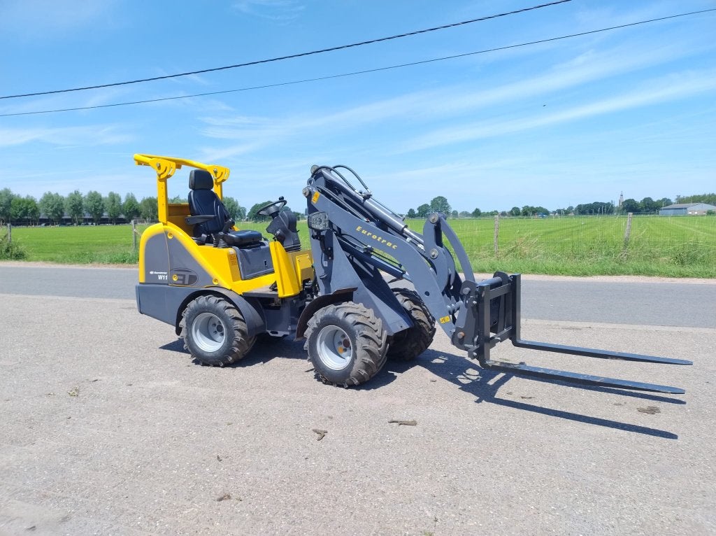 Eurotrac W11, Zakelijke goederen, Ophalen