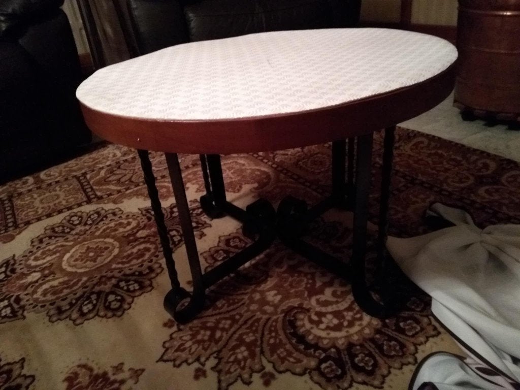TABLE DE SALON, Enlèvement
