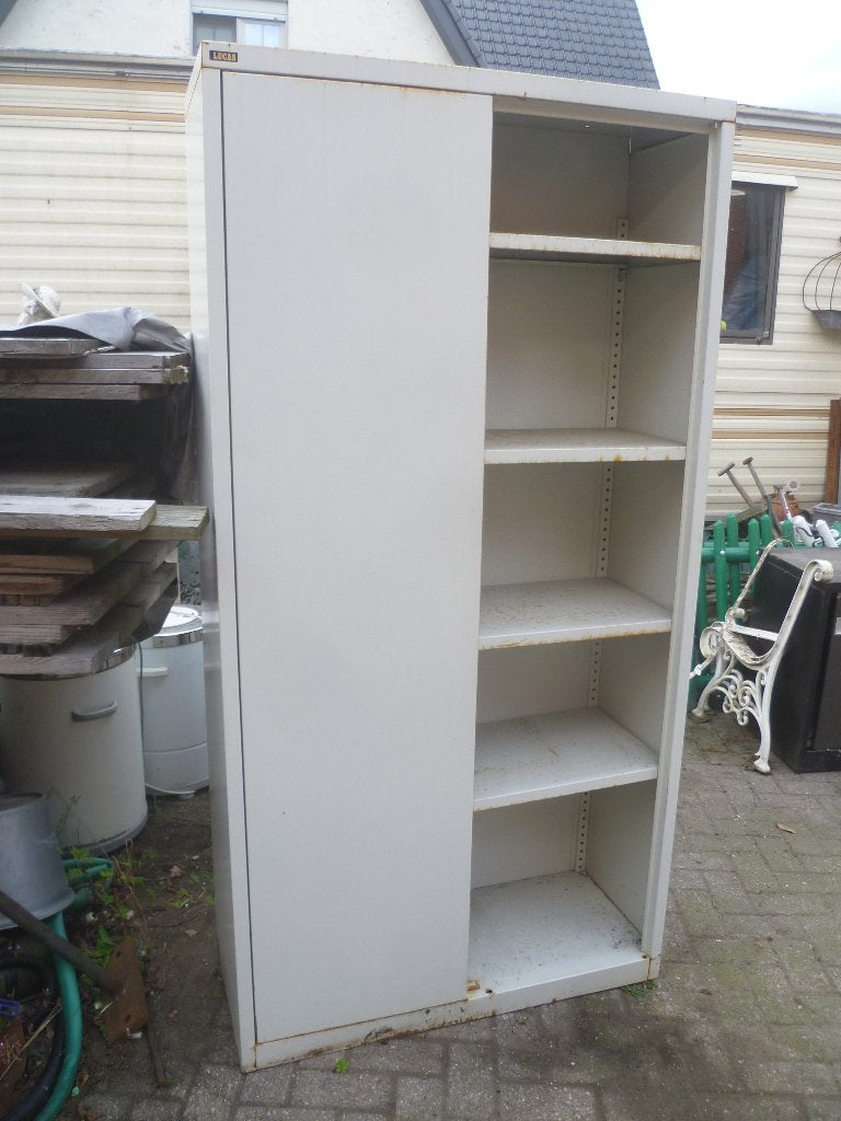 METALEN LEGKAST, Ophalen