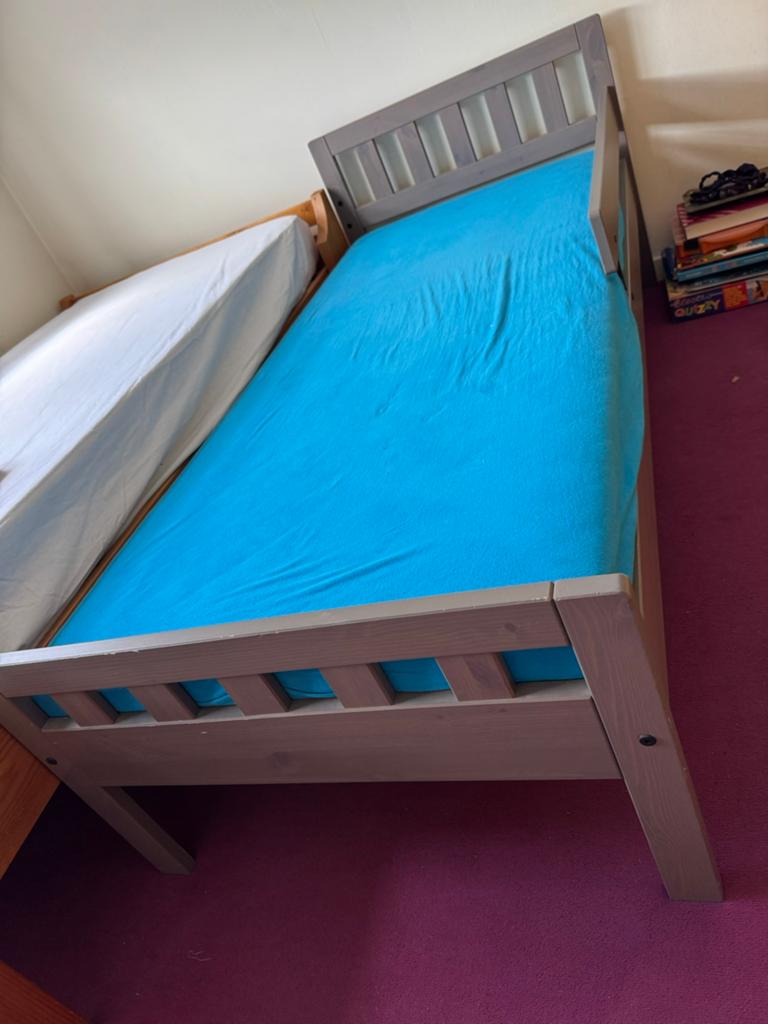 Kinderbedje met matras, Kinderen en Baby's, Ophalen, Zo goed als nieuw, Matras