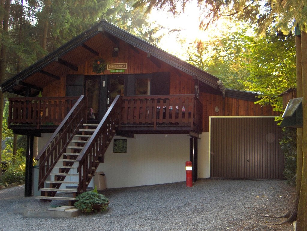 VAKANTIE CHALET IN DE ARDENNEN VOOR 4 PERSONEN BIJ DURBUY, Vakantie, Internet, In bergen of heuvels, 2 slaapkamers, Landelijk