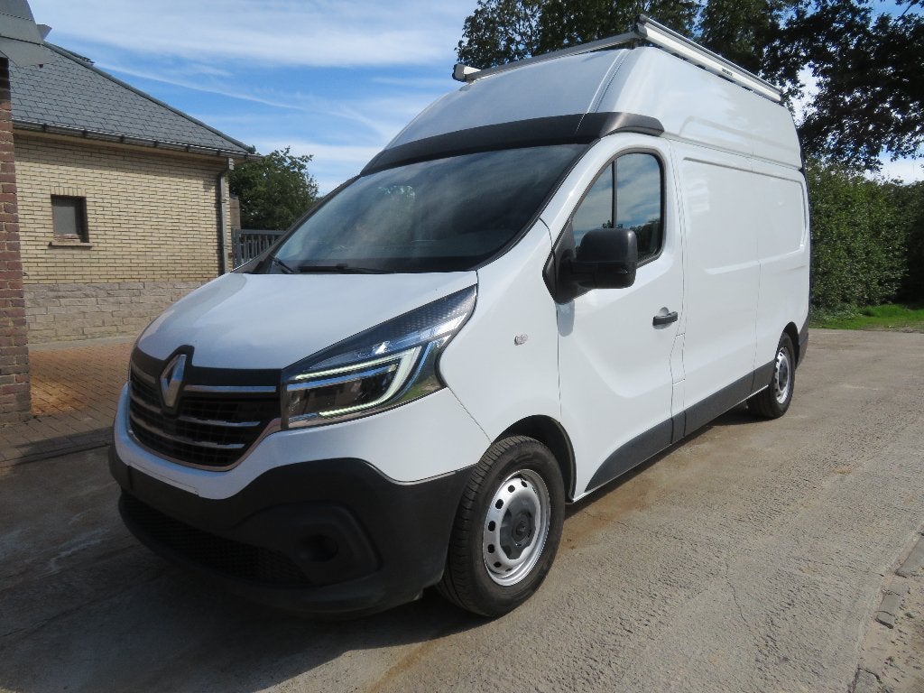Renault Trafic 2.0dCi - Dakdrager - 144.883km - 2021 - €6d, Voorwielaandrijving, Dealer onderhouden, Stof, 4 cilinders