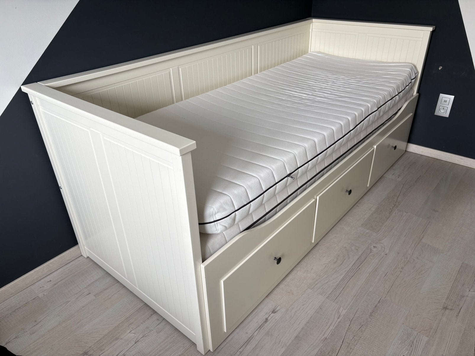 Wit Hemnes bed IKEA, Ophalen, Zo goed als nieuw, Wit