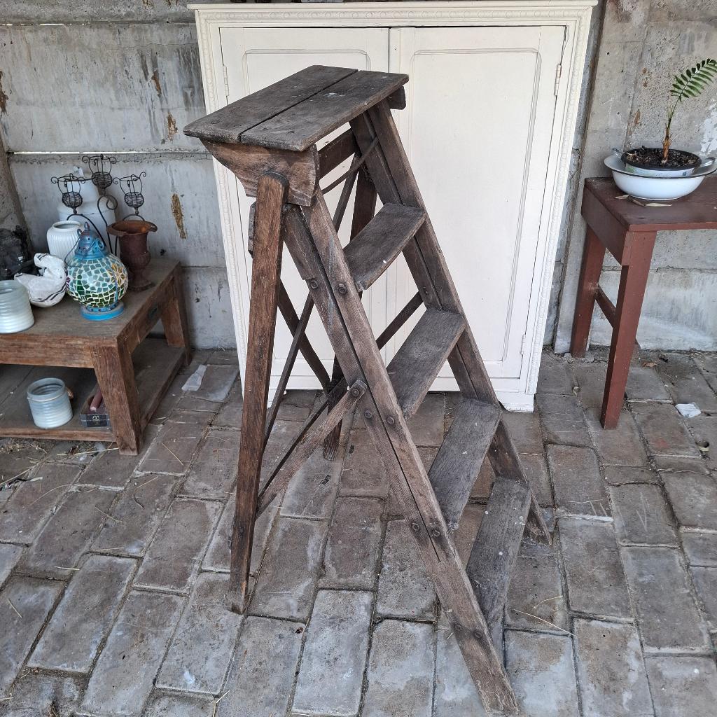Belle vieille échelle, Enlèvement