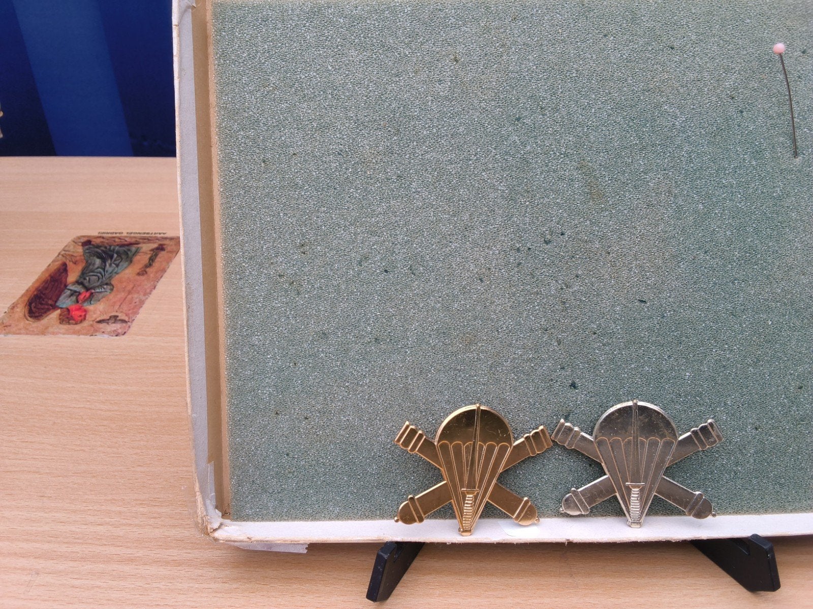 2 plaques d'immatriculation à chapeau pour l'artillerie comm, Collections, Enlèvement ou Envoi