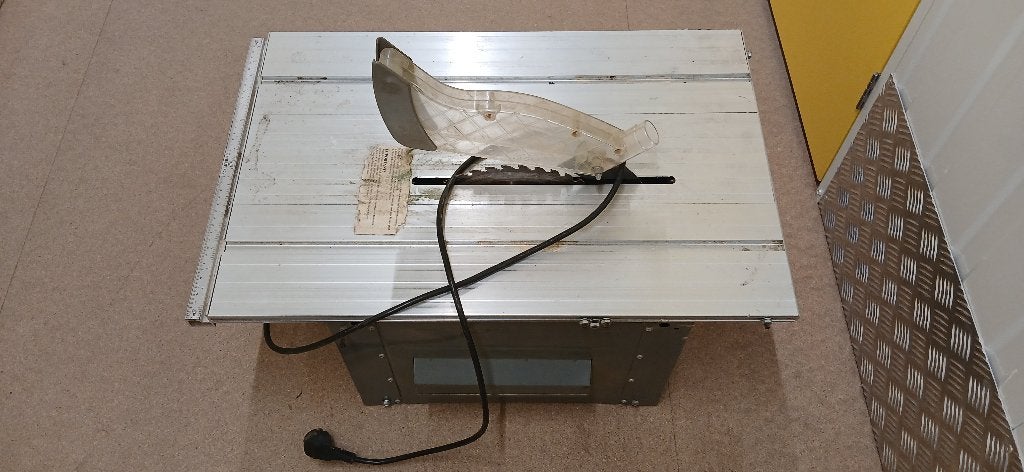 Zaagtafel, Doe-het-zelf en Bouw, Gereedschap | Zaagmachines, Ophalen, Gebruikt, Afkortzaag
