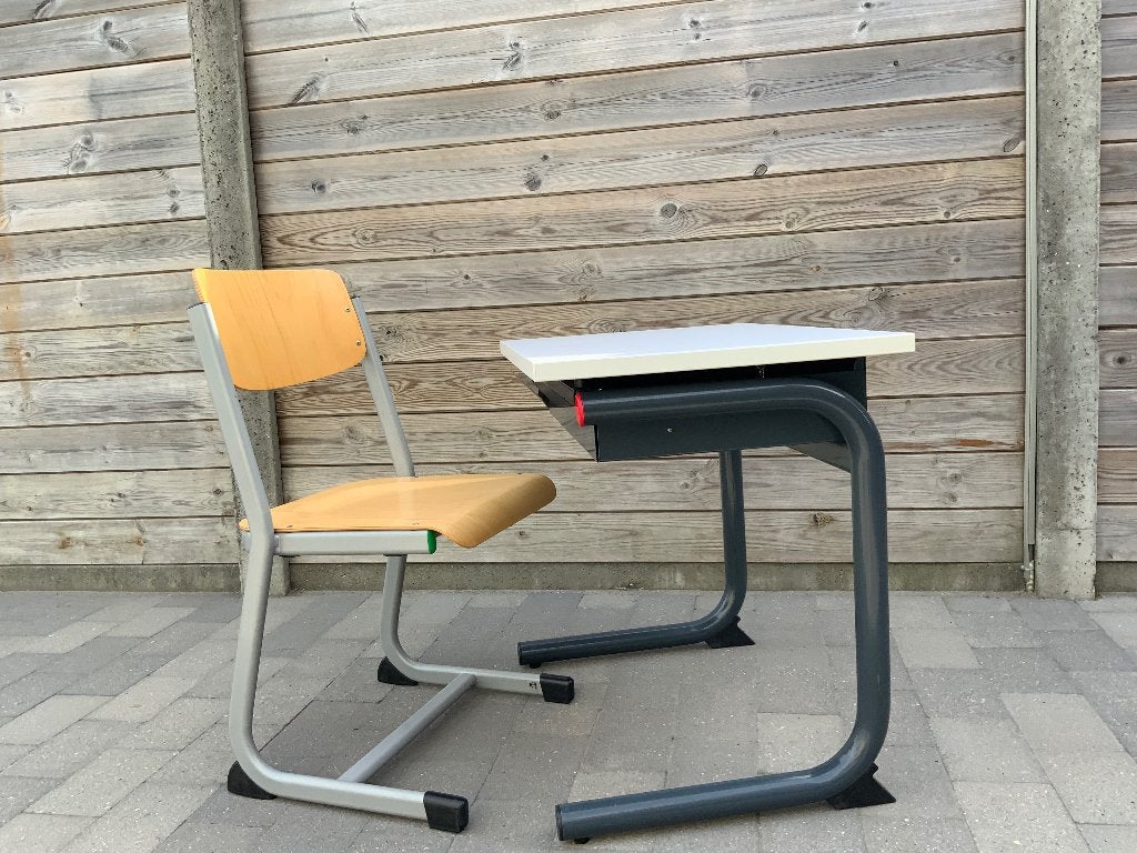 Bureautje met stoel, Kinderen en Baby's, Kinderkamer | Tafels en Stoelen, Ophalen, Zo goed als nieuw, Tafel(s) en Stoel(en)