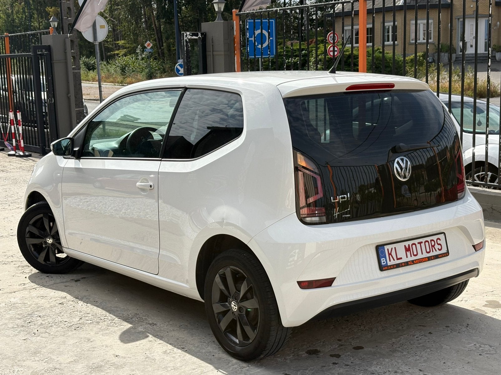 VW UP! 1.0i ESSENCE 140 000KM CARPASS 2017 FACELIFT EURO 6B, Autos, Volkswagen, Achat, Entreprise, Noir, Tissu