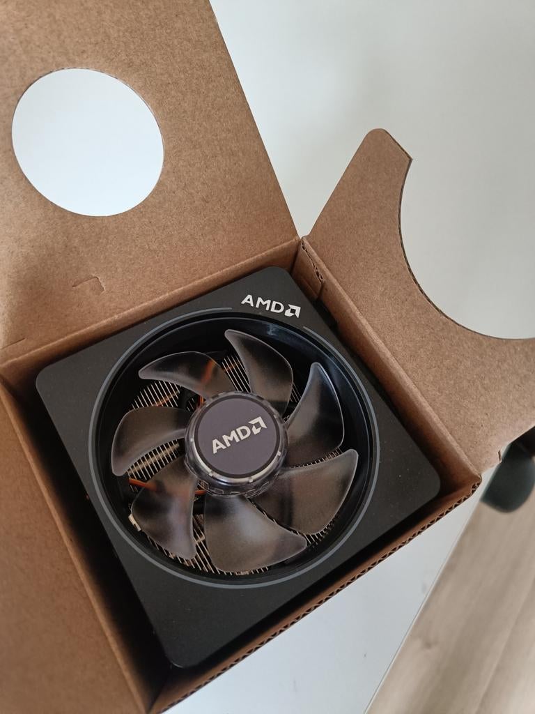 AMD Wraith Prism Cooler, Computers en Software, Ophalen