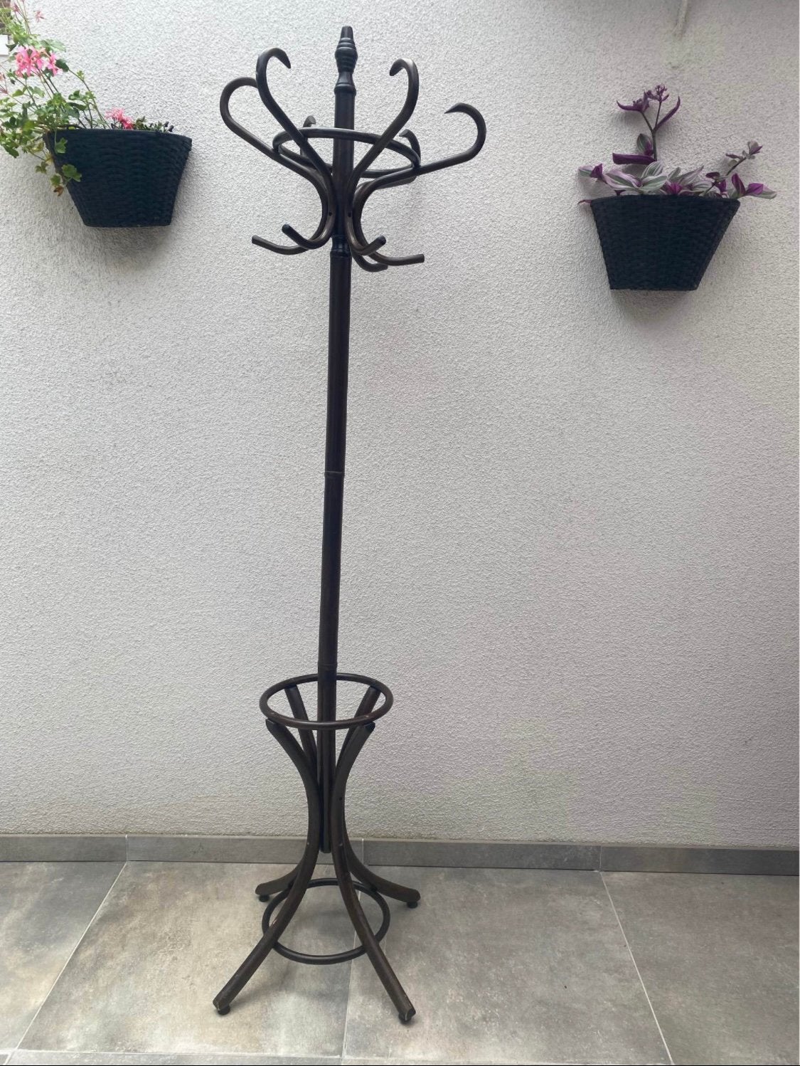 Porte-manteau sur pied style "Perroquet" en bois brun foncé., Ophalen, Gebruikt, Hout
