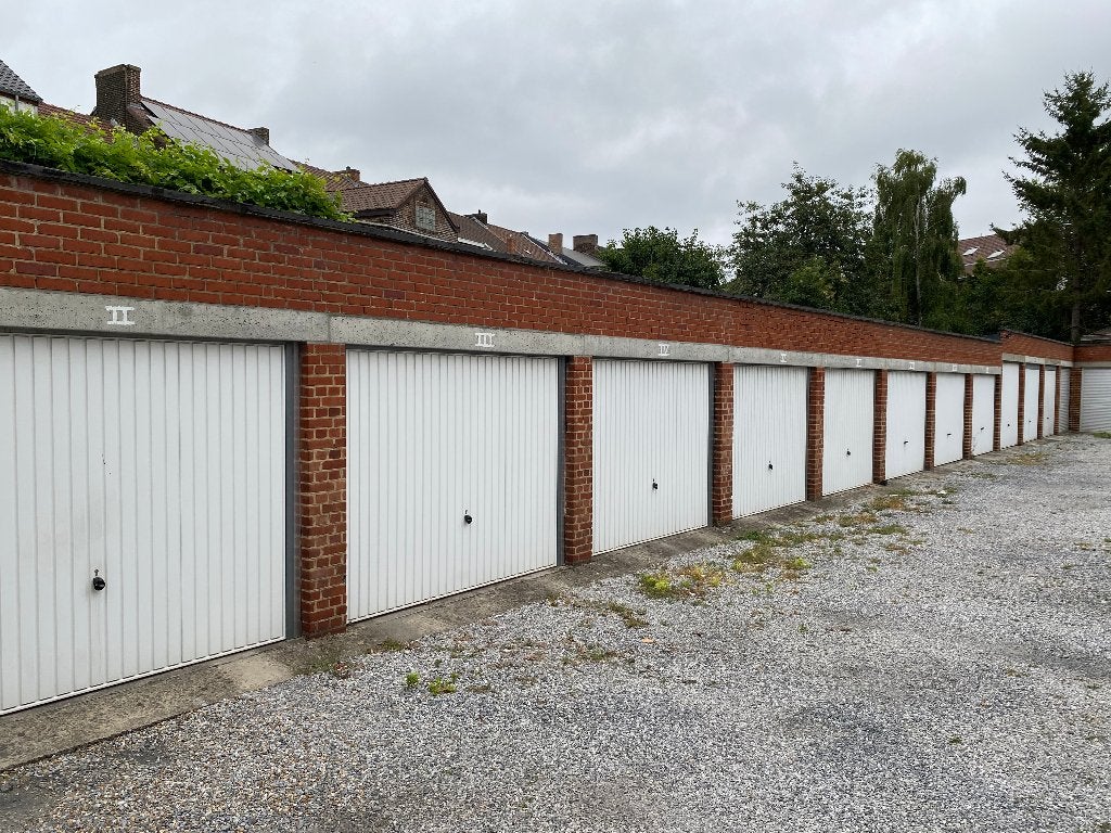 Garage à louer - Châtelineau, Provincie Henegouwen