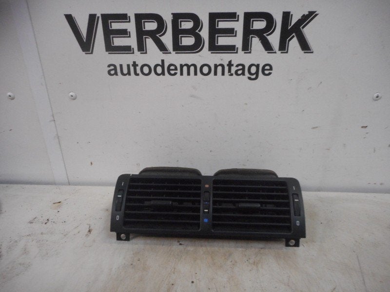DASHBOARD LUCHTROOSTER MIDDEN BMW 3 serie Compact (E46 / 5), Gebruikt, BMW, Petuelring 130
80809  München, DE, Bayerische Motoren Werke AG