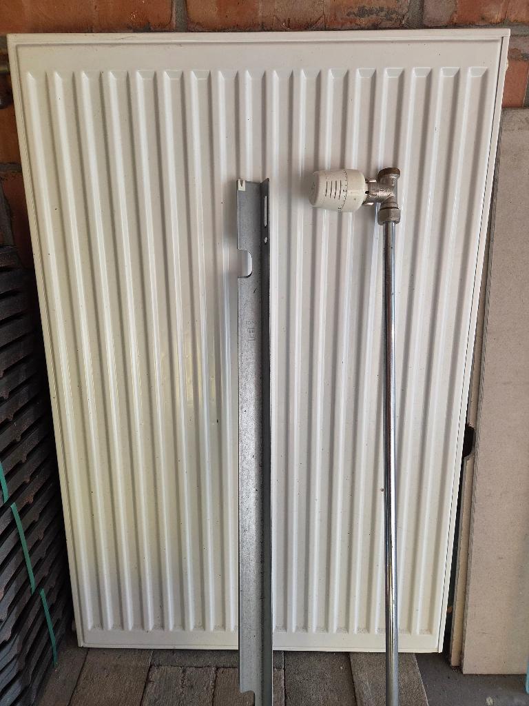 Henrad Compact radiator, Bricolage & Construction, Chauffage & Radiateurs, 800 watts ou plus, Enlèvement, Utilisé, 80 cm ou plus