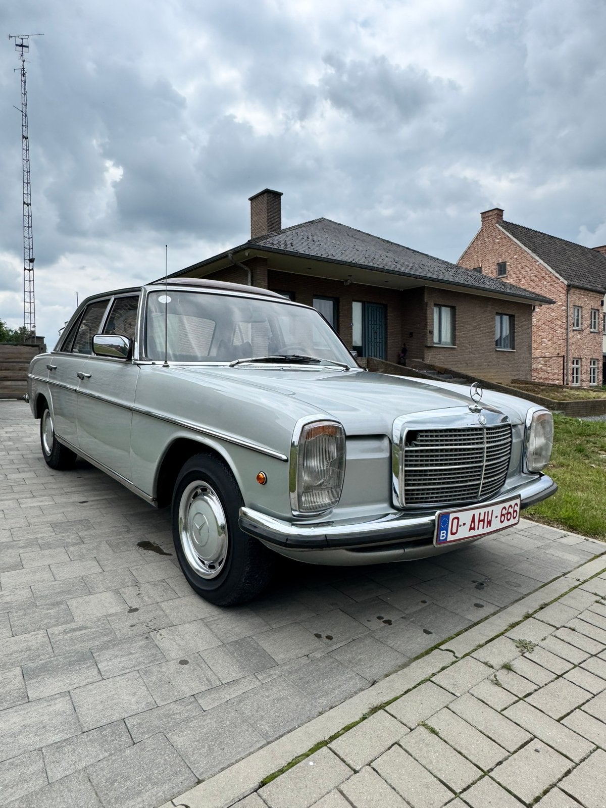 Mercedes 240D 3.0 Diesel, Auto's, Achterwielaandrijving, Overige modellen, Leder en Stof, 5 deurs