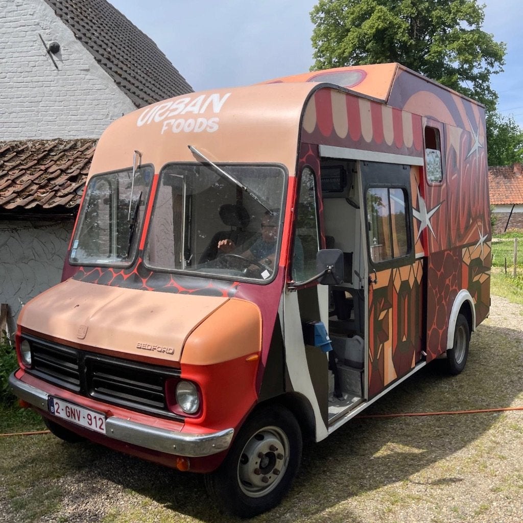 BEDFORD FOODTRUCK TE KOOP, Auto's, Vrachtwagens, Bedrijf, Overige merken, Diesel, 3 deurs, Handgeschakeld, Overige kleuren, Beige