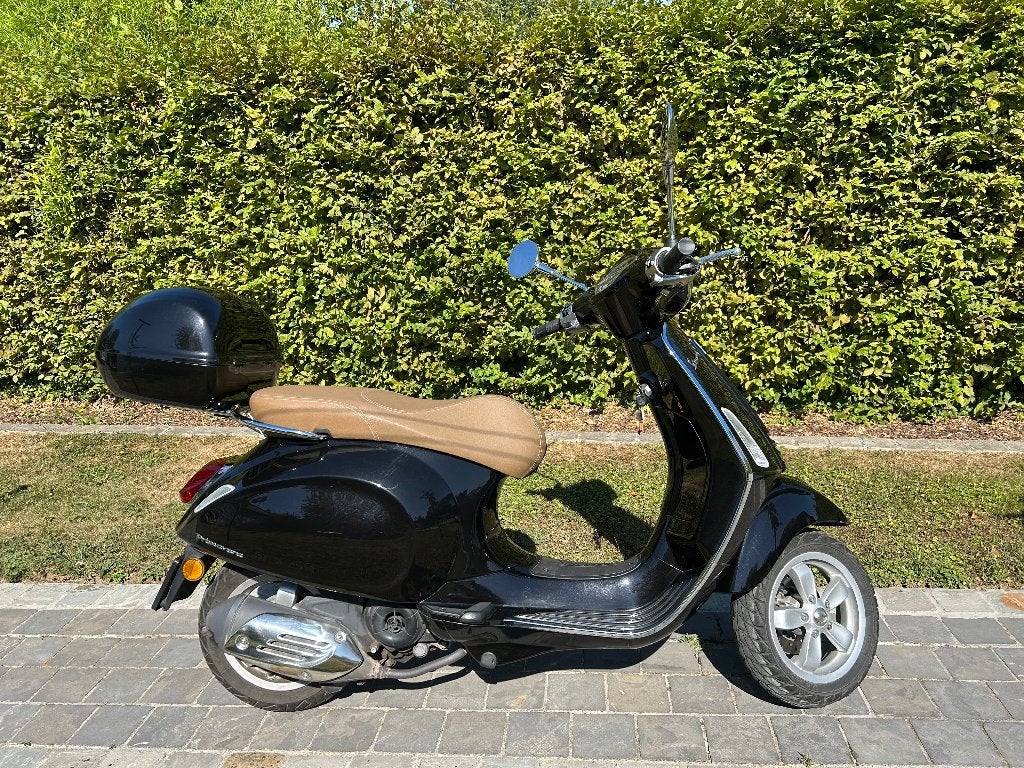 Vespa Primavera Piaggio zwart 50cc, Fietsen en Brommers, Ophalen, Gebruikt, Overige modellen, Klasse B (45 km/u)