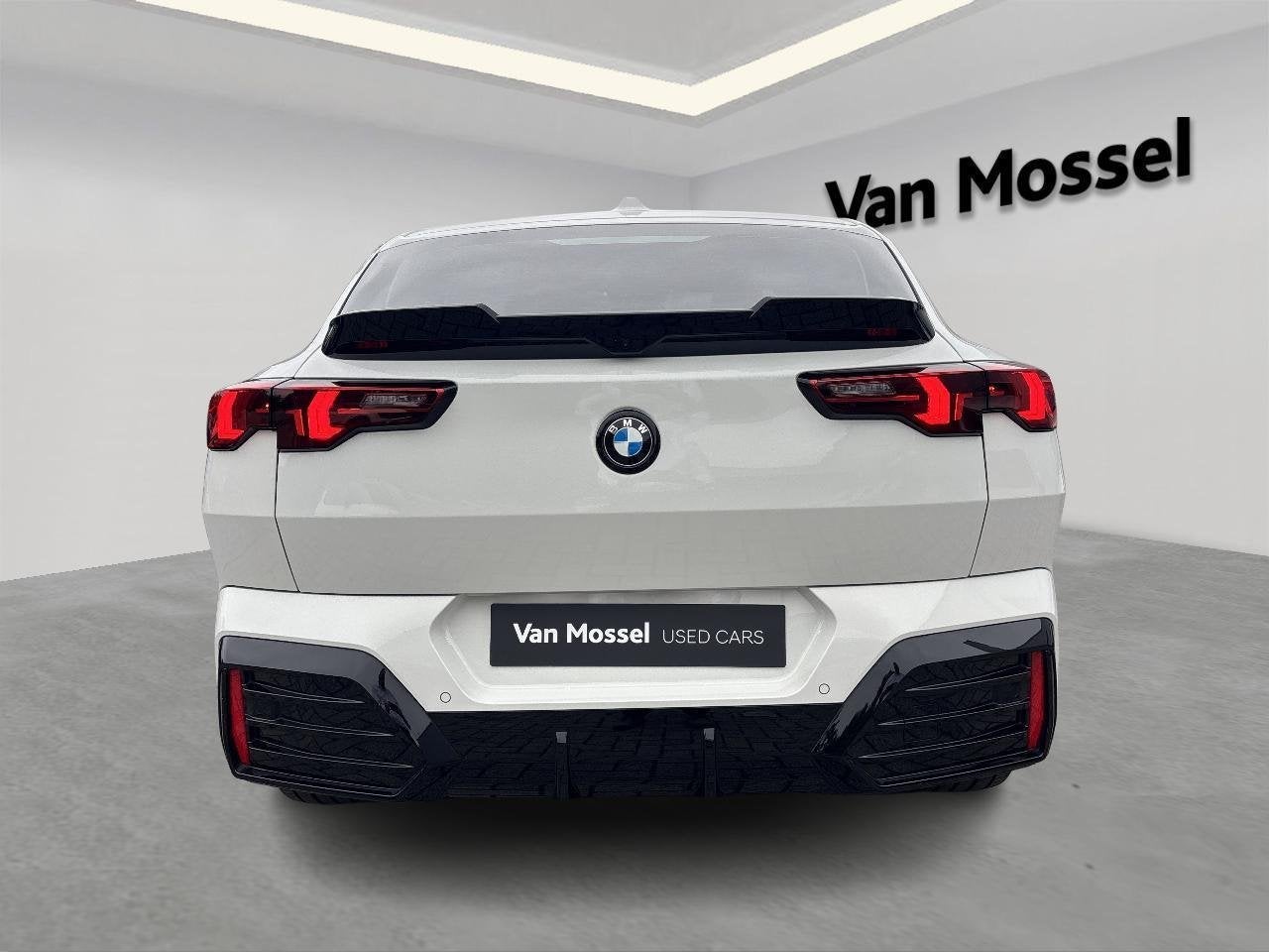 BMW X2 sDrive20i 110kW Auto, 1645 kg, Wit, Bedrijf, 5 zetels