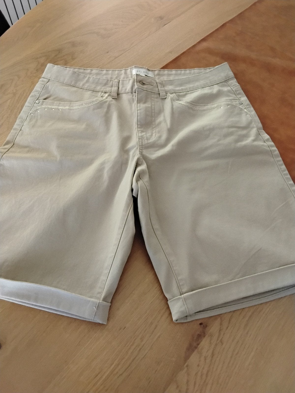 Bermuda maat 40, Kleding | Dames, Broeken en Pantalons, Ophalen of Verzenden, Maat 38/40 (M), Beige