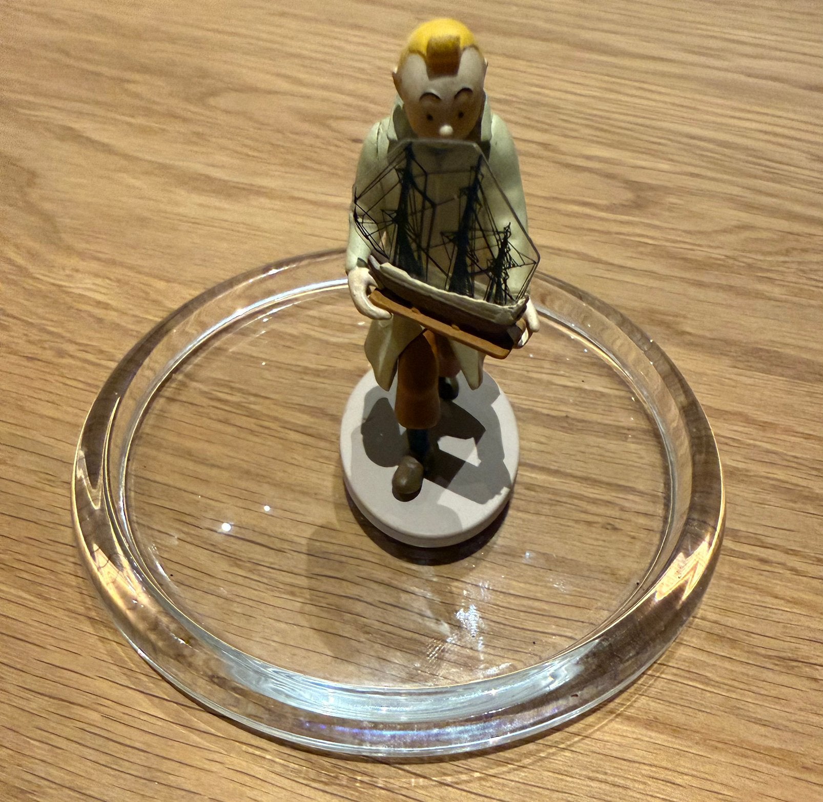 Kuifje met maquette van de Eenhoorn–Hergé 2011–glazen stolp, Verzamelen, Ophalen of Verzenden, Kuifje, Gebruikt, Beeldje of Figuurtje