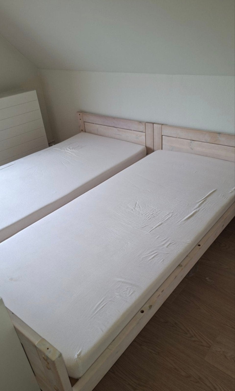 2 bedden 90 op 200, Huis en Inrichting, Slaapkamer | Bedden, Ophalen