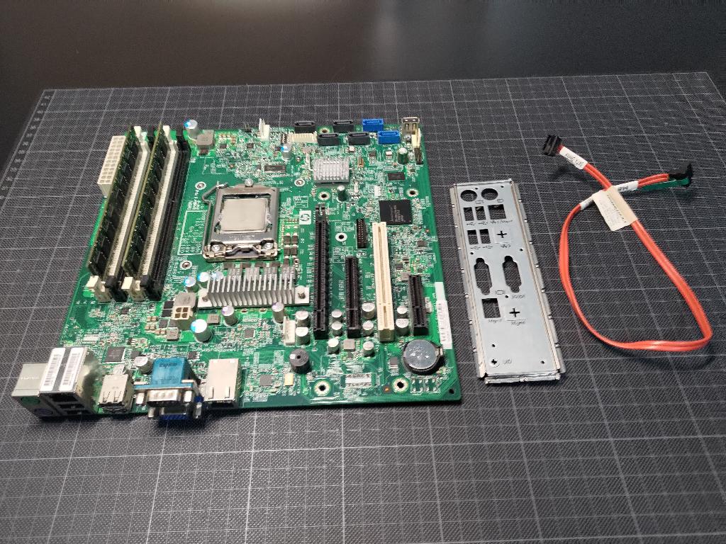 Moederbord combo HP [Micro ATX] + Intel XEON X3430 + 4GB RAM, Computers en Software, Moederborden, Gebruikt, Intel, DDR3, Ophalen