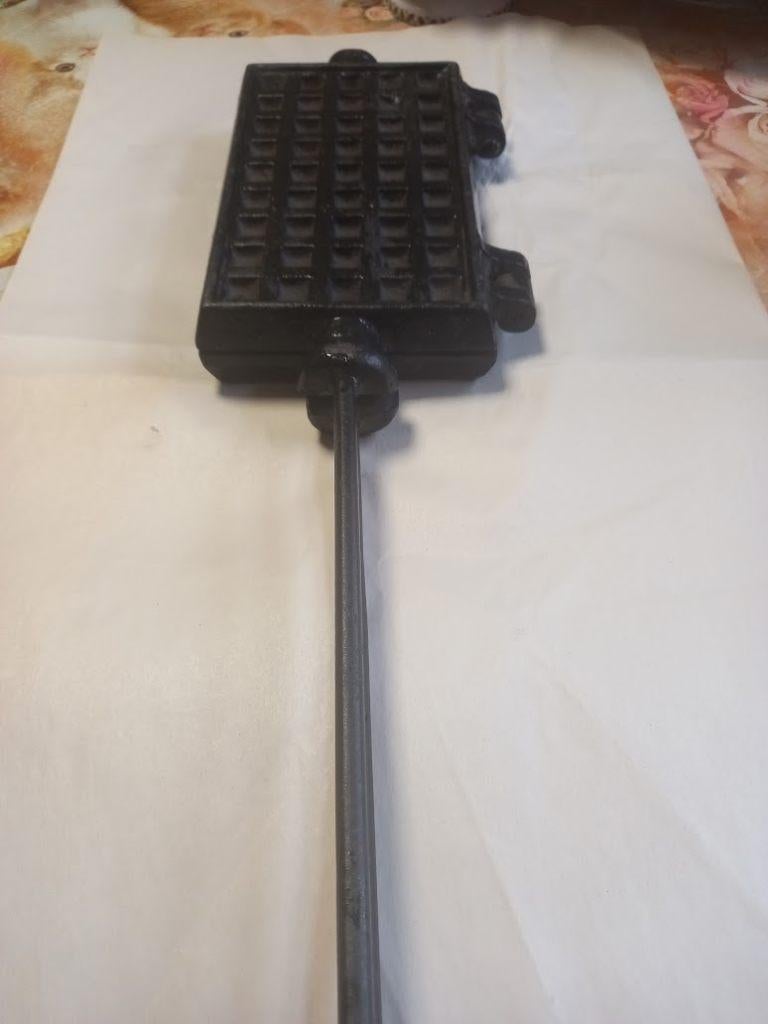 Oud antiek wafelijzer en poffertjespan, Ophalen