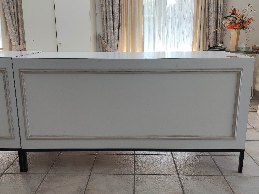 2 Winkeltoonbanken met lades , wit,  173 x 70 x 90 cm, Ophalen
