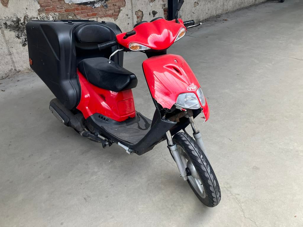 TGB scooter benzine 25km/u, Fietsen en Brommers, Brommeronderdelen | Scooters, Ophalen, Gebruikt, Kap