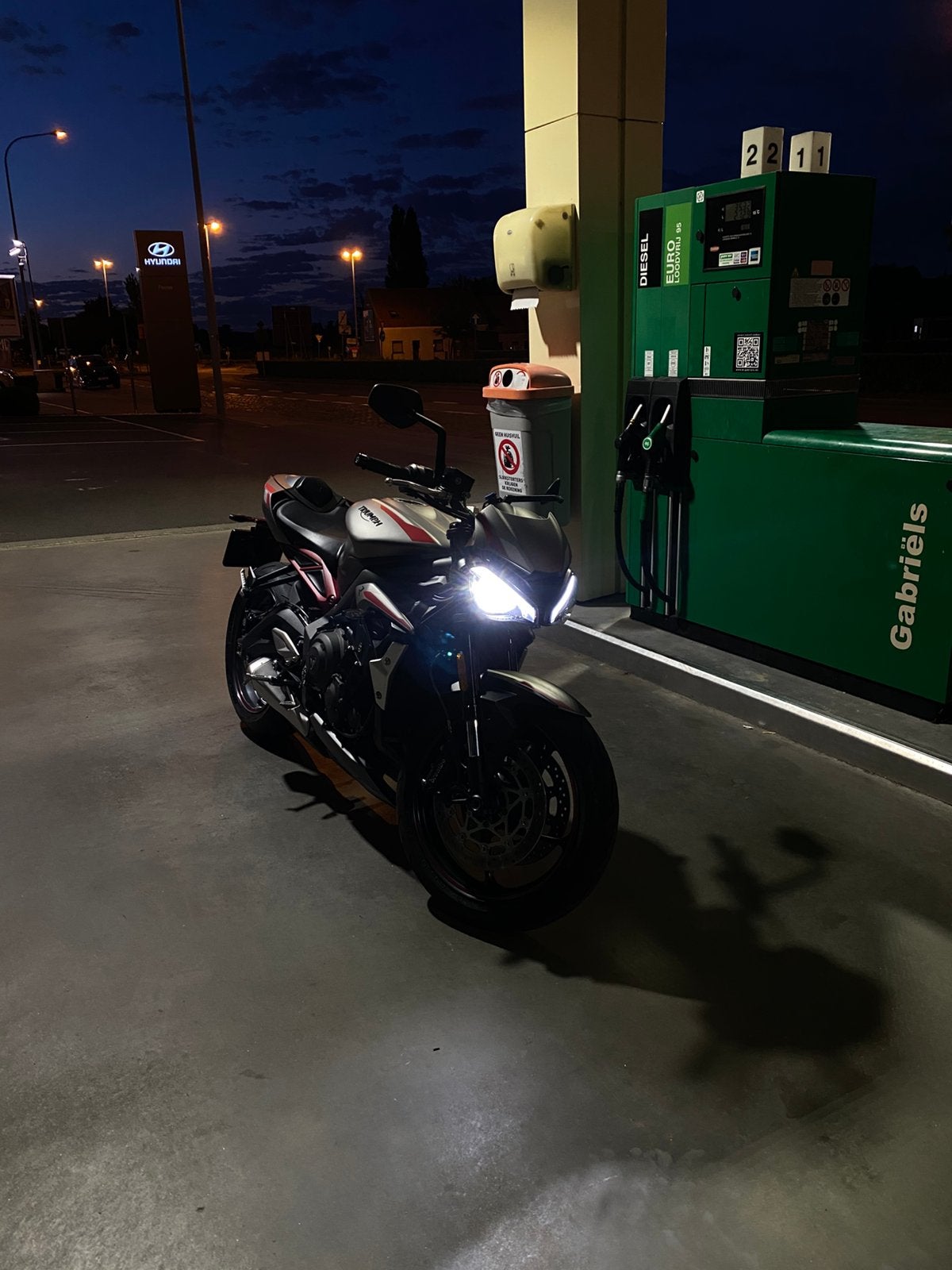 Triumph street triple r 2021, Motoren, Motoren | Triumph, Occasion, Motorrijbewijs A, 3 cilinders, Particulier