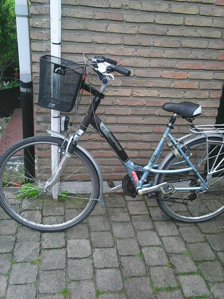 damesfiets batavus 28 inch aluminium, Fietsen en Brommers, Fietsen | Dames | Damesfietsen, Zo goed als nieuw, Batavus, Versnellingen