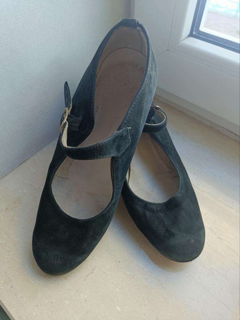Chaussures flamenco noire, Schoenen