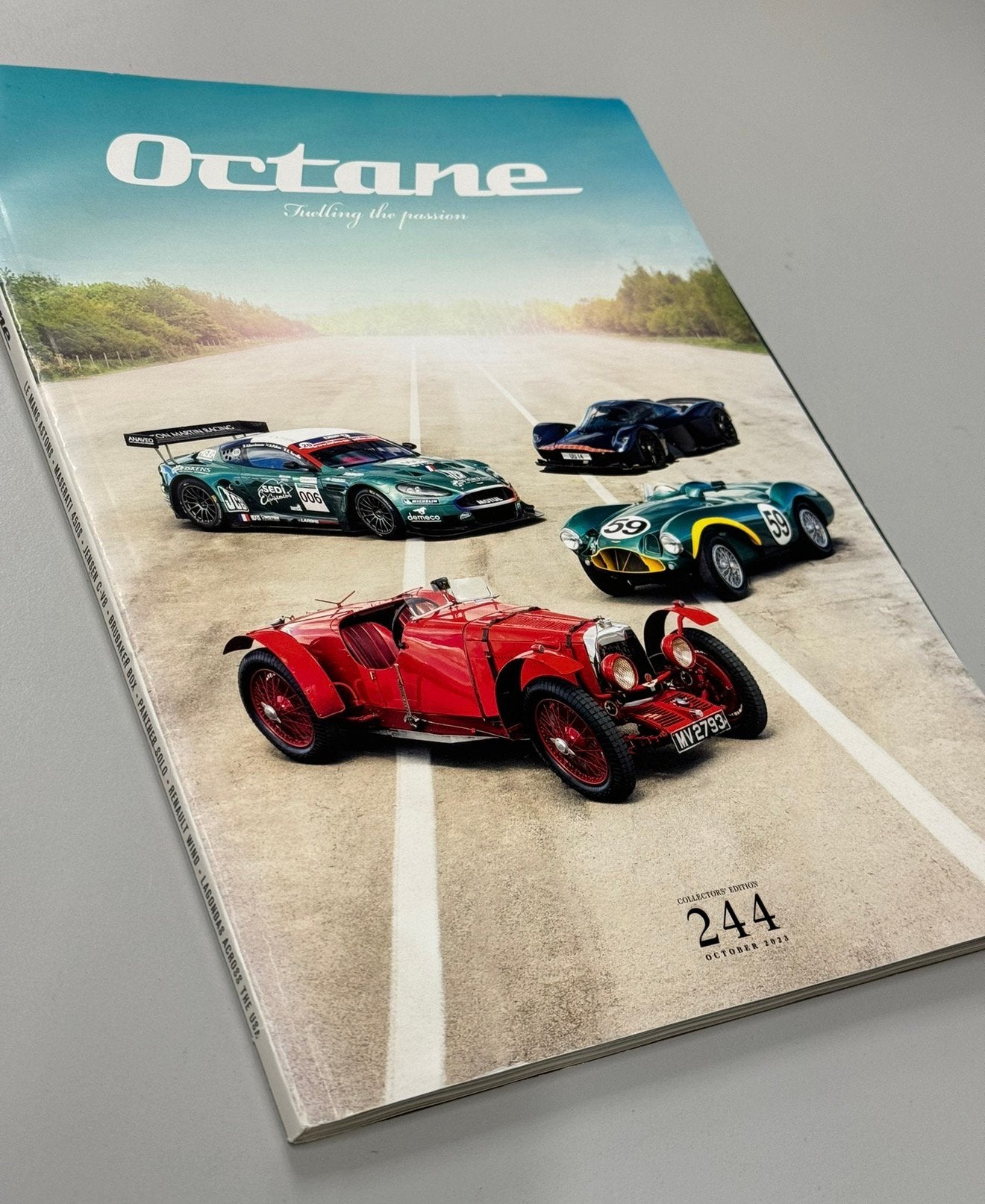 Livre de voitures Octane 2023 Aston Martin's Le Mans Legends, Enlèvement ou Envoi, Comme neuf, Général