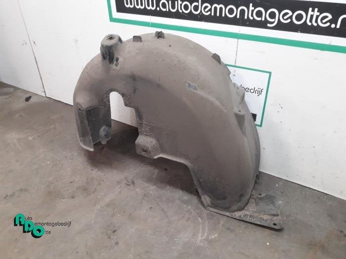 Passage de roue d'un Peugeot 208 (208 12-), -, 3 mois de garantie, Utilisé, -
