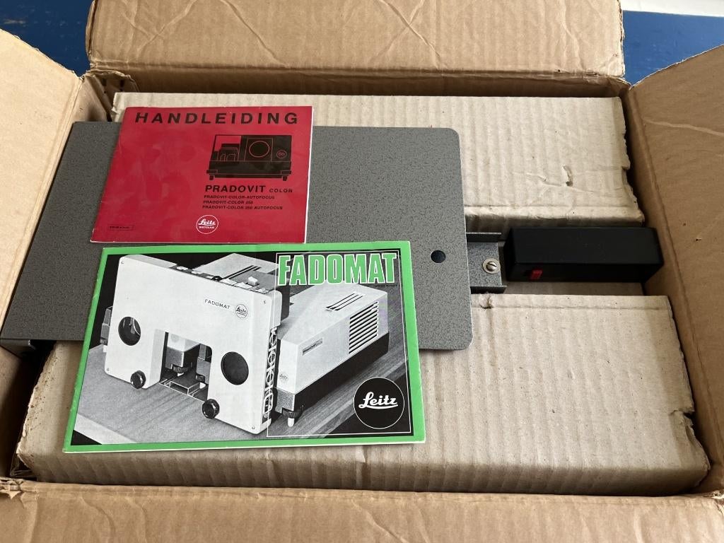 Leitz diaprojector + Fadomat, TV, Hi-fi & Vidéo, Projecteurs dias, Enlèvement, Comme neuf